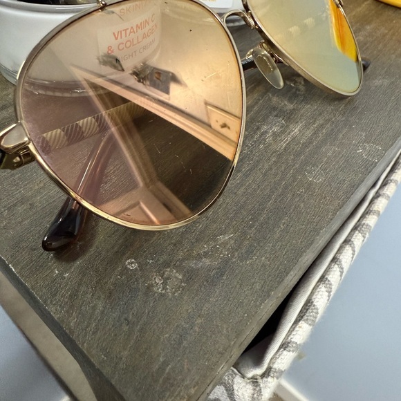Burberry sunglasses - Picture 7 of 8